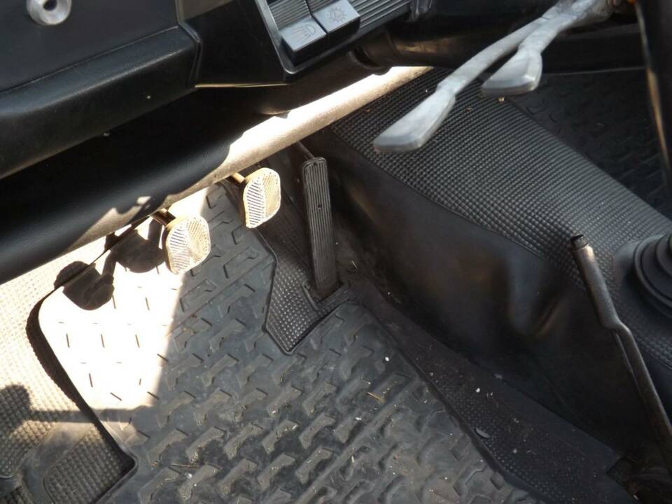 Image 24/50 de FIAT 1100 R (1967)