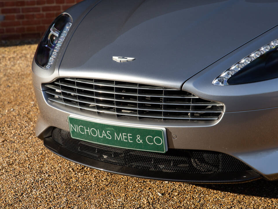 Image 16/97 of Aston Martin DB 9 GT &quot;Bond Edition&quot; (2015)