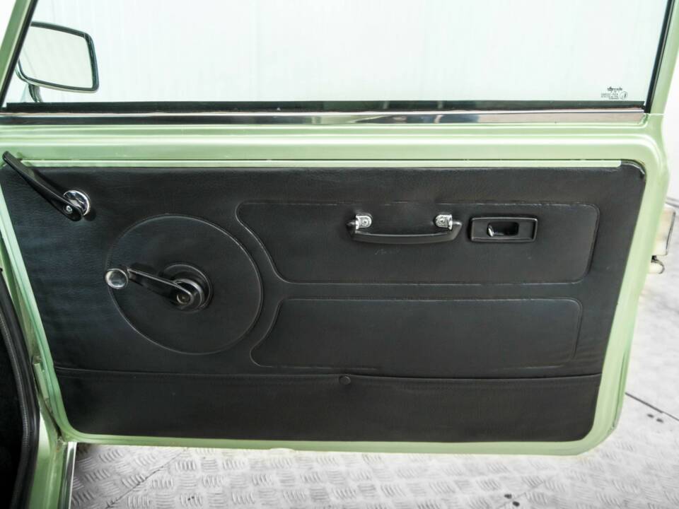 Image 32/50 of Austin Mini 1000 (1983)
