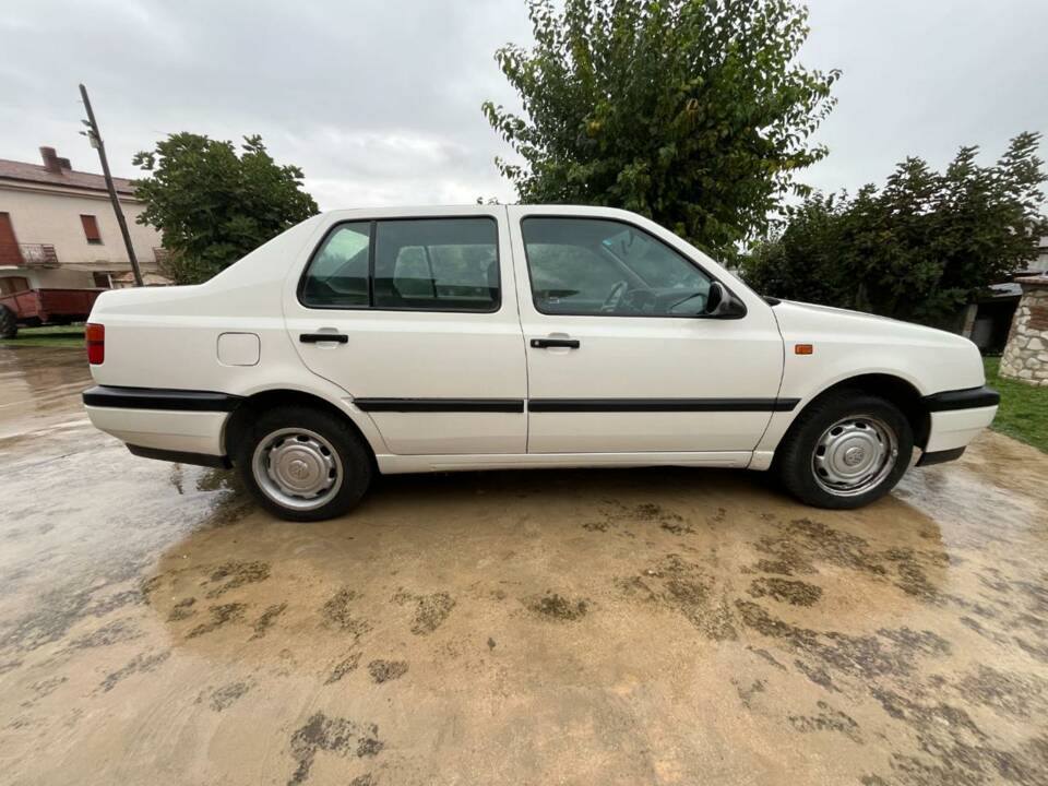 Image 18/22 of Volkswagen Jetta III 1,8 (1993)