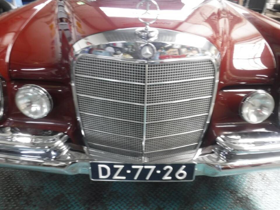 Bild 20/50 von Mercedes-Benz 250 SE (1967)