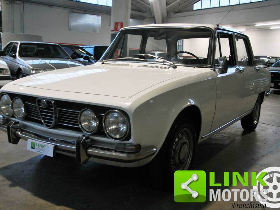 Image 3/10 of Alfa Romeo 1750 Berlina (1968)