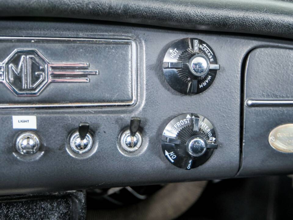 Afbeelding 28/50 van MG MGB (1965)