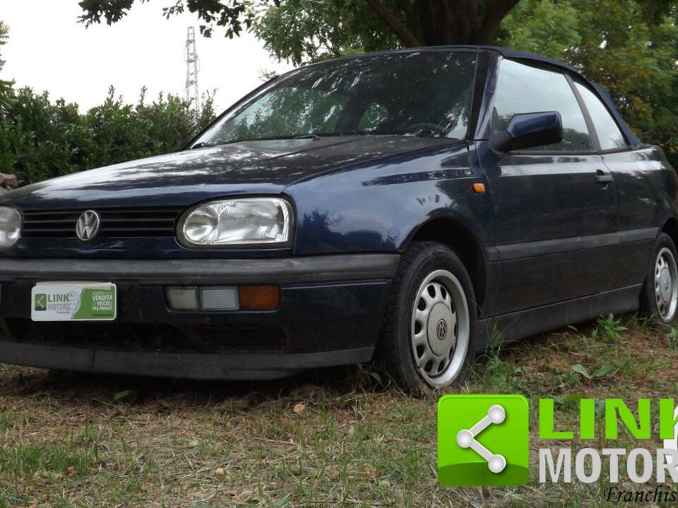 Image 2/10 of Volkswagen Golf III Cabrio 1.6 (1996)