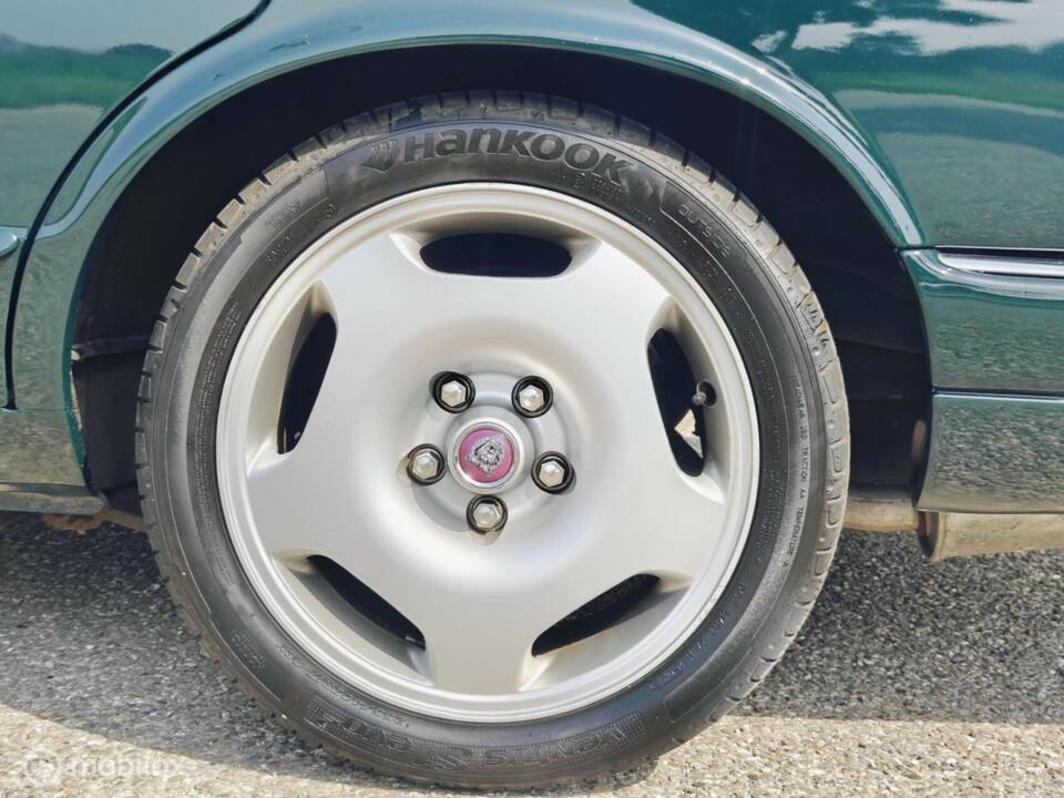 Image 16/50 of Jaguar XJR 4.0 Supercharged (1996)
