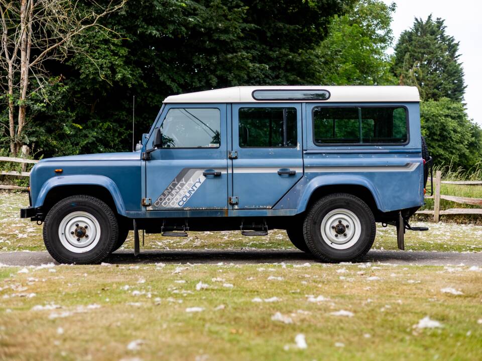 Image 34/50 of Land Rover 110 (1988)