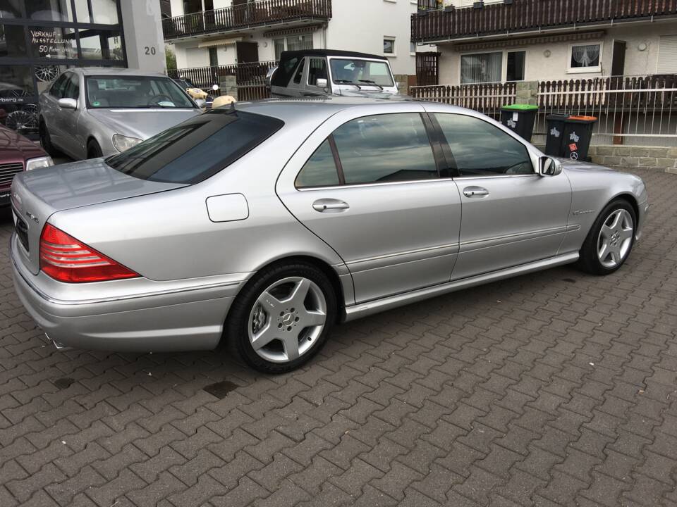 Immagine 17/38 di Mercedes-Benz S 55 AMG (2003)