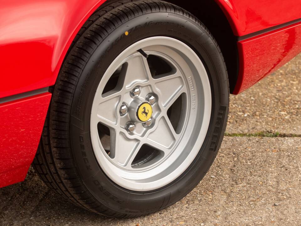 Image 42/50 of Ferrari 308 GTB (1976)