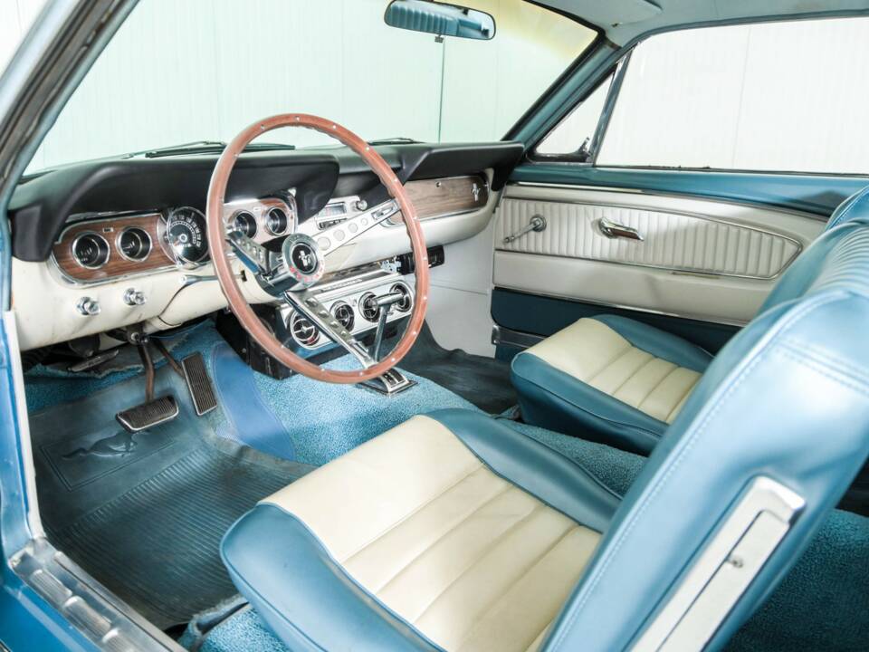 Image 7/50 of Ford Mustang 302 (1966)
