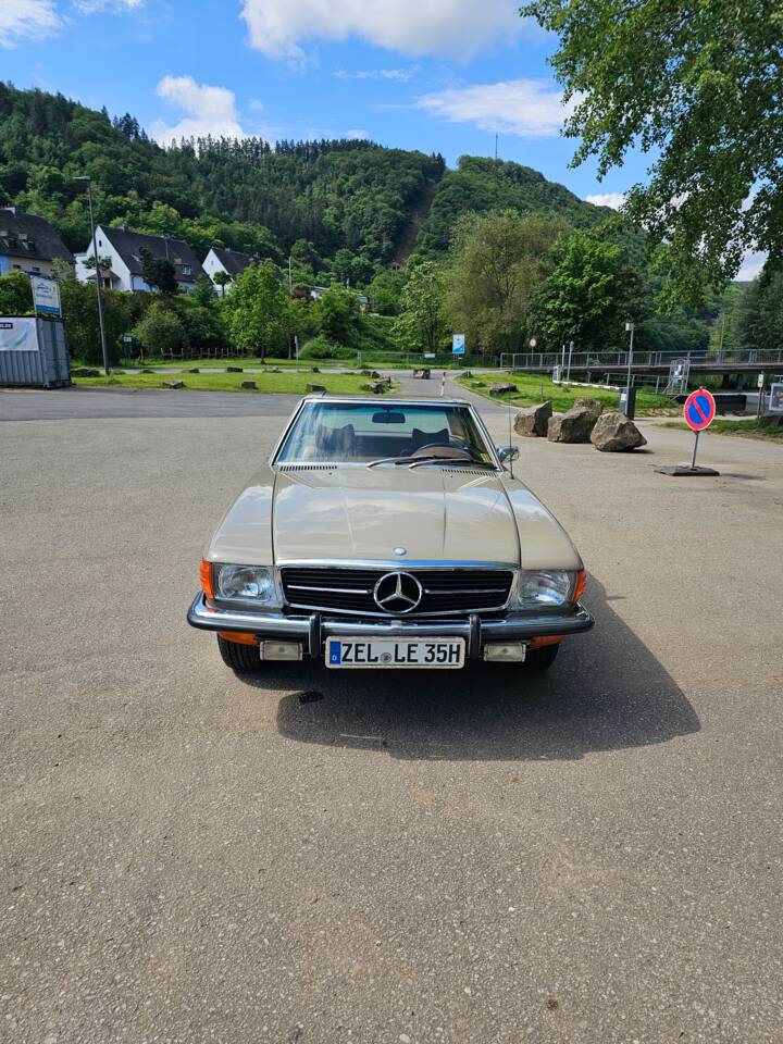 Image 26/27 of Mercedes-Benz 350 SL (1972)