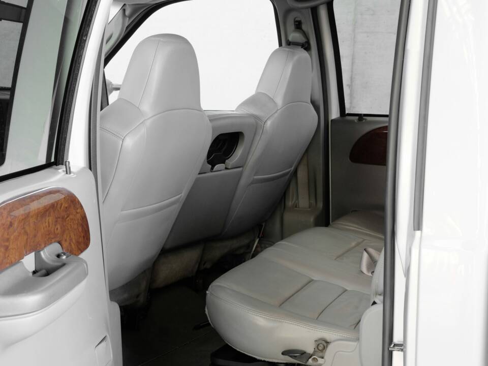 Image 18/41 de Ford F-350 Super Duty (2004)