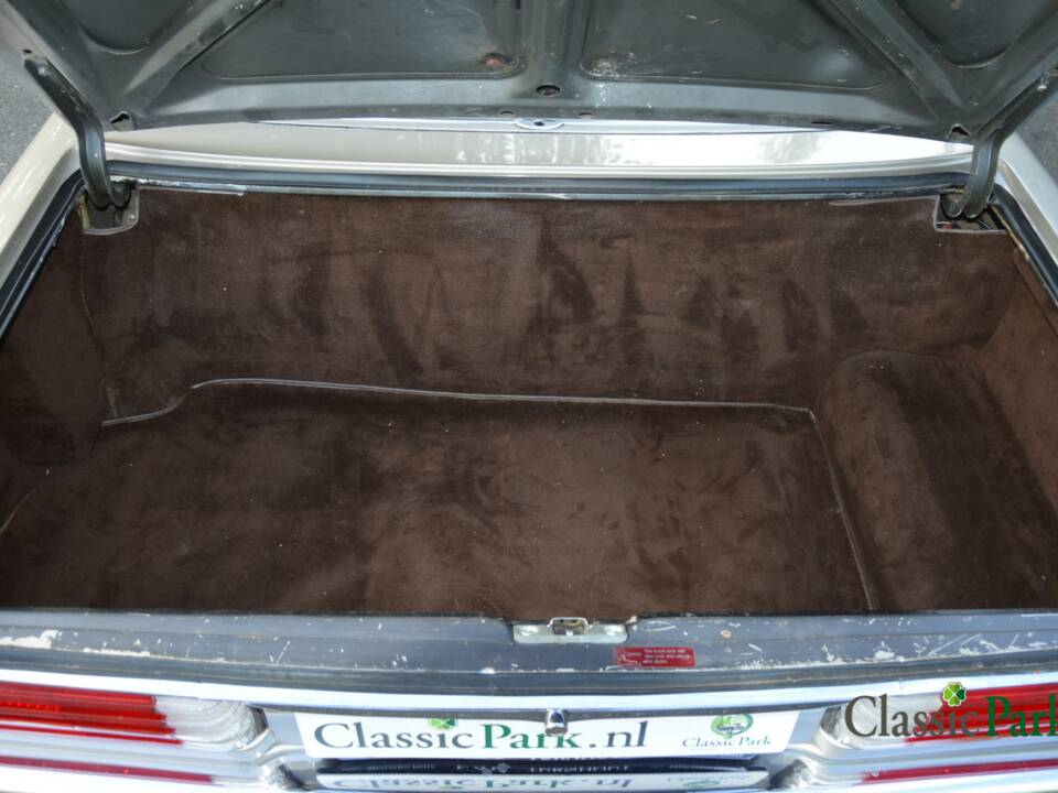 Image 14/47 de Mercedes-Benz 560 SL (1986)