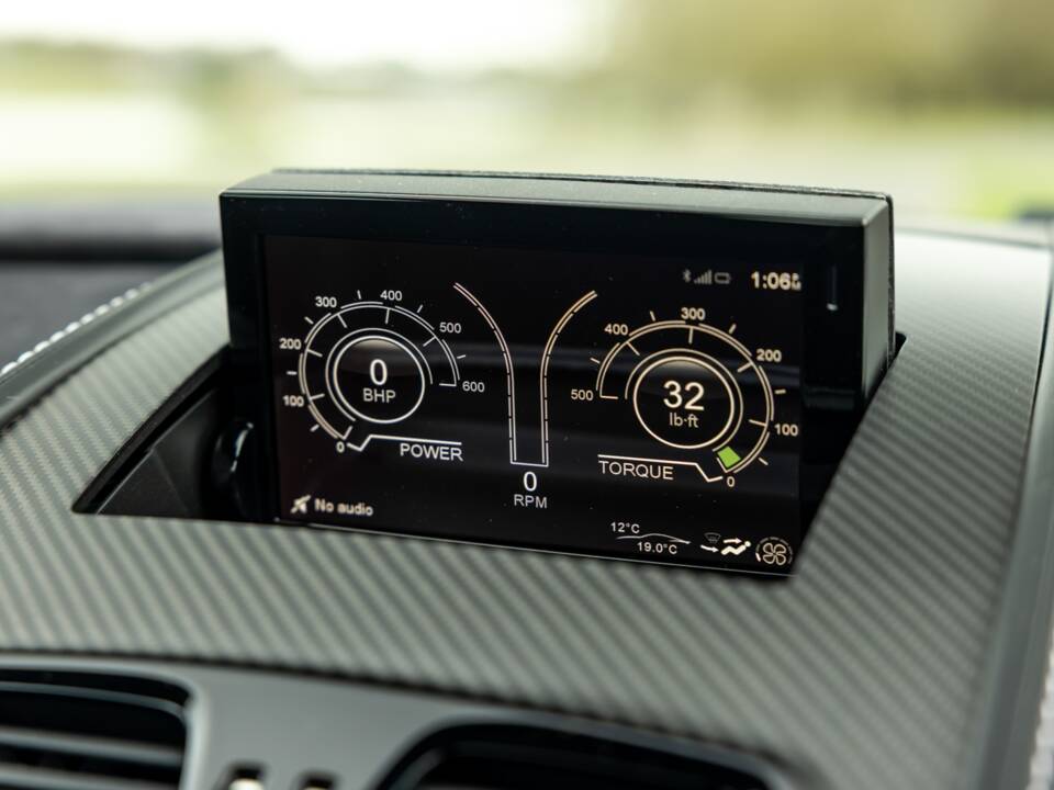 Image 17/65 de Aston Martin Vantage GT8 (2017)