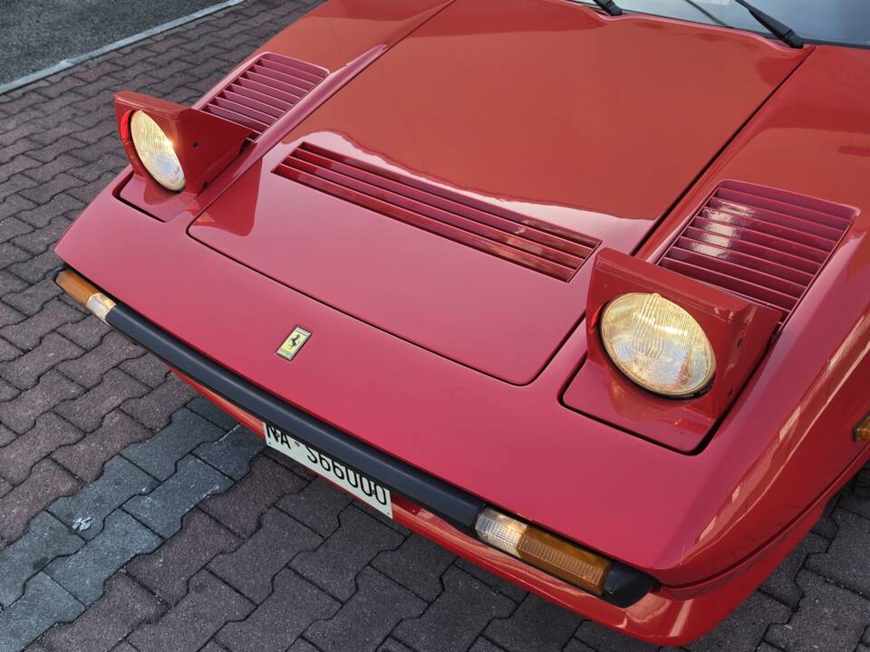 Image 47/95 of Ferrari 308 GTBi Quattrovalvole (1984)