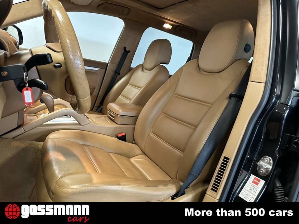 Bild 14/15 von Porsche Cayenne Turbo S (2006)
