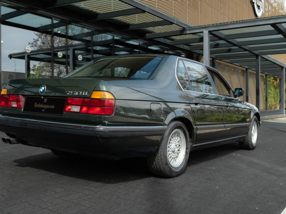 Image 6/34 of BMW 750iL (1989)