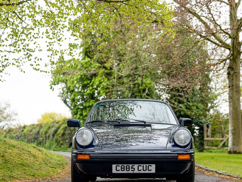 Image 11/50 of Porsche 911 Carrera 3.2 (1985)