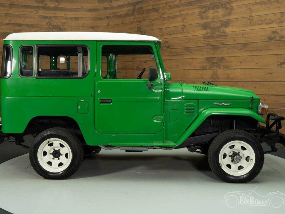 Image 12/19 of Toyota Land Cruiser BJ 42 (1983)
