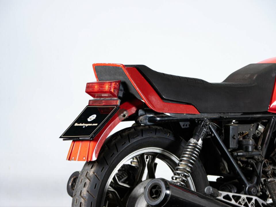 Image 10/49 de Moto Guzzi 850 LeMans (1981)