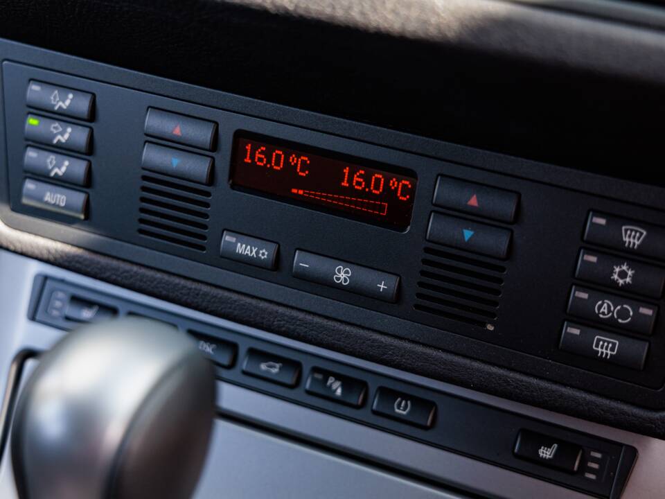 Immagine 19/31 di BMW X5 3.0i (2004)