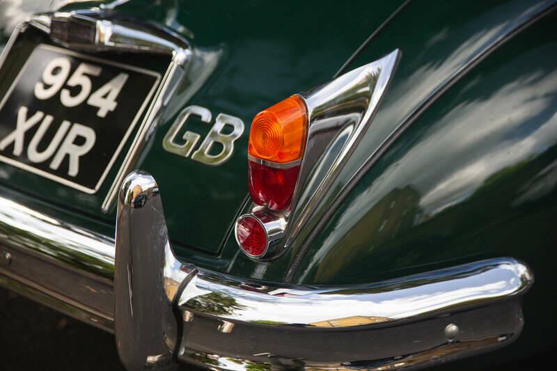 Image 16/50 of Jaguar XK 150 DHC (1954)