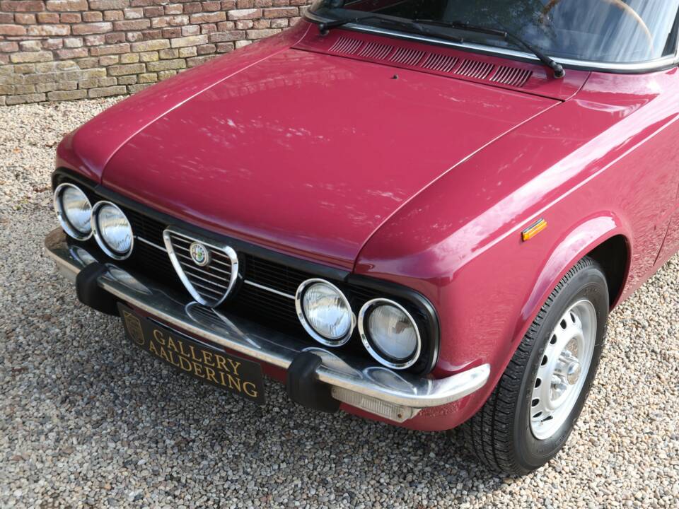 Bild 26/50 von Alfa Romeo Giulia Nuova Super 1300 (1975)