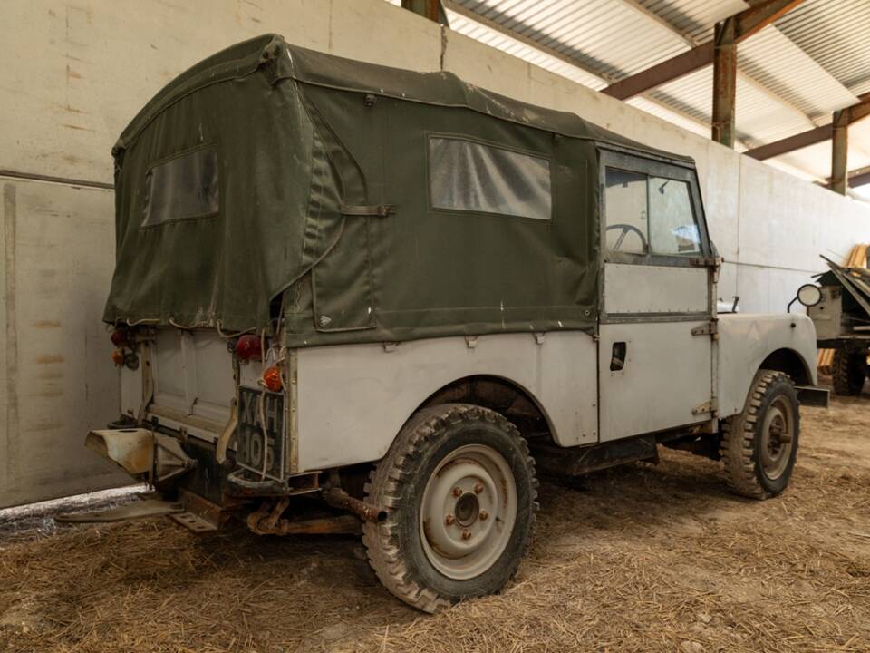Image 3/13 of Land Rover 88 (1957)