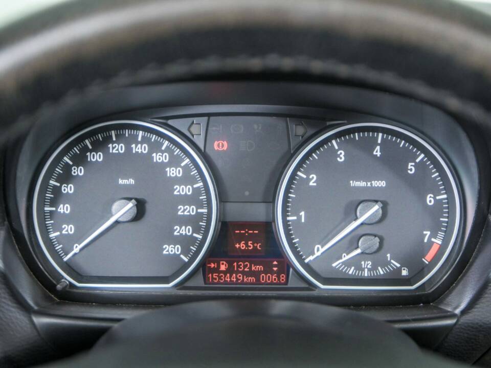 Image 15/50 de BMW 120i (2008)
