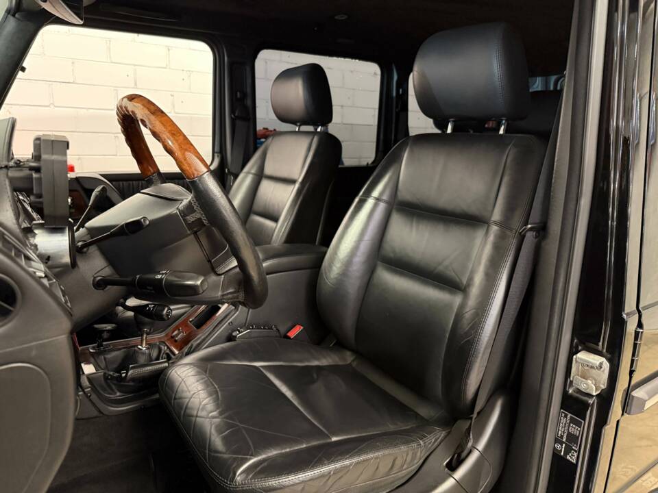 Image 7/22 de Mercedes-Benz G 55 AMG Kompressor (LWB) (2005)