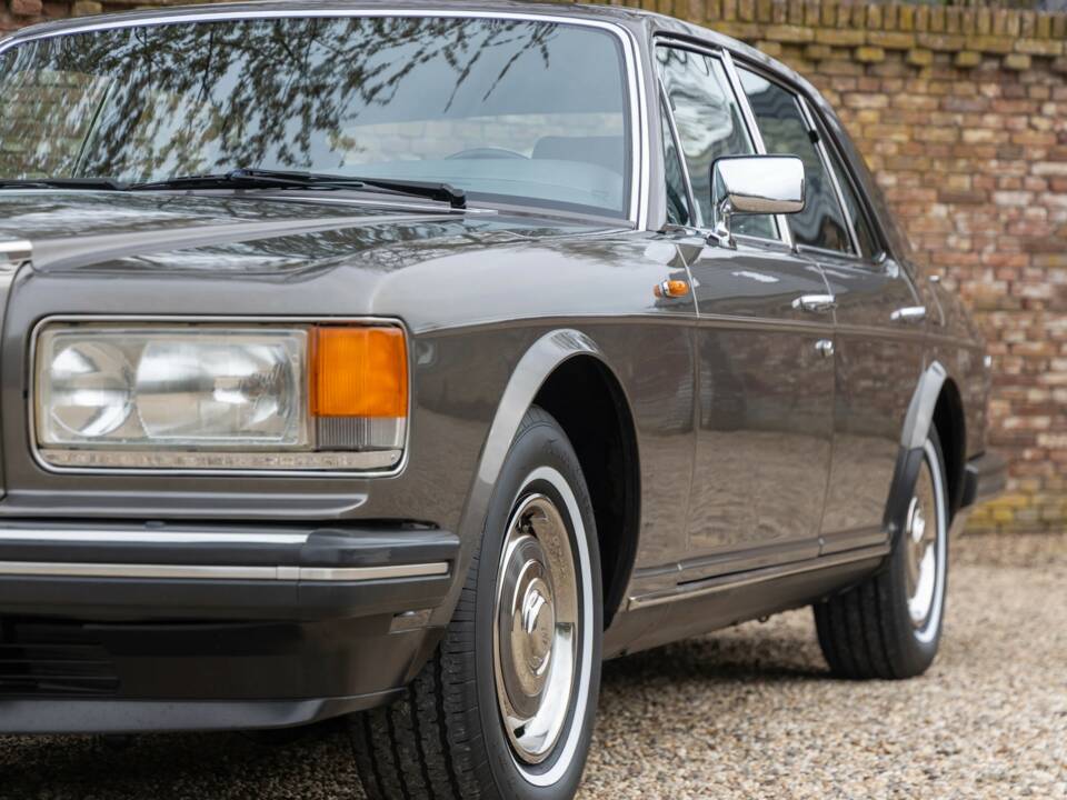 Image 48/50 of Rolls-Royce Silver Spirit (1987)