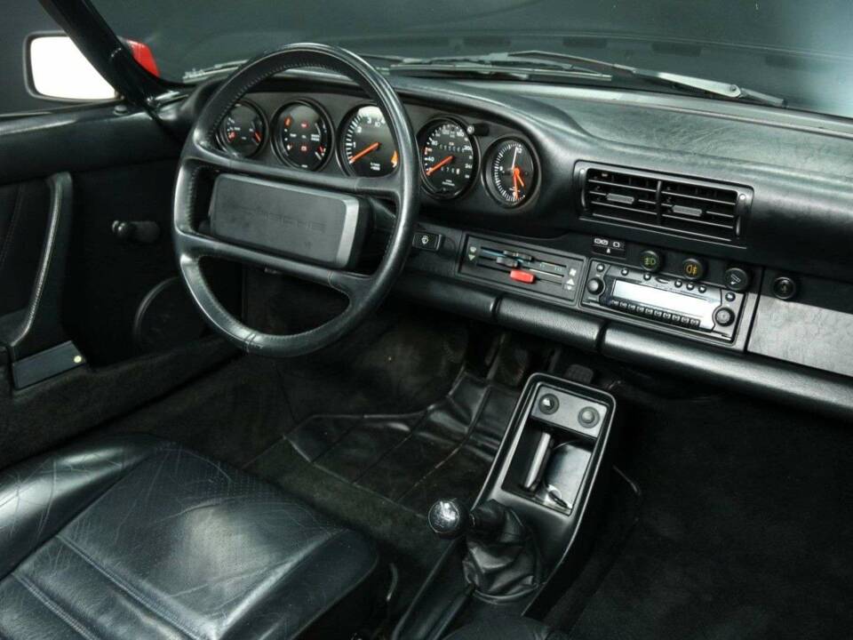 Image 21/30 of Porsche 911 Speedster 3.2 (1989)