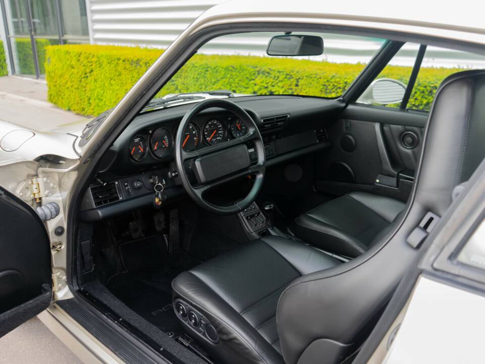 Bild 17/31 von Porsche 911 Carrera 4 (1990)