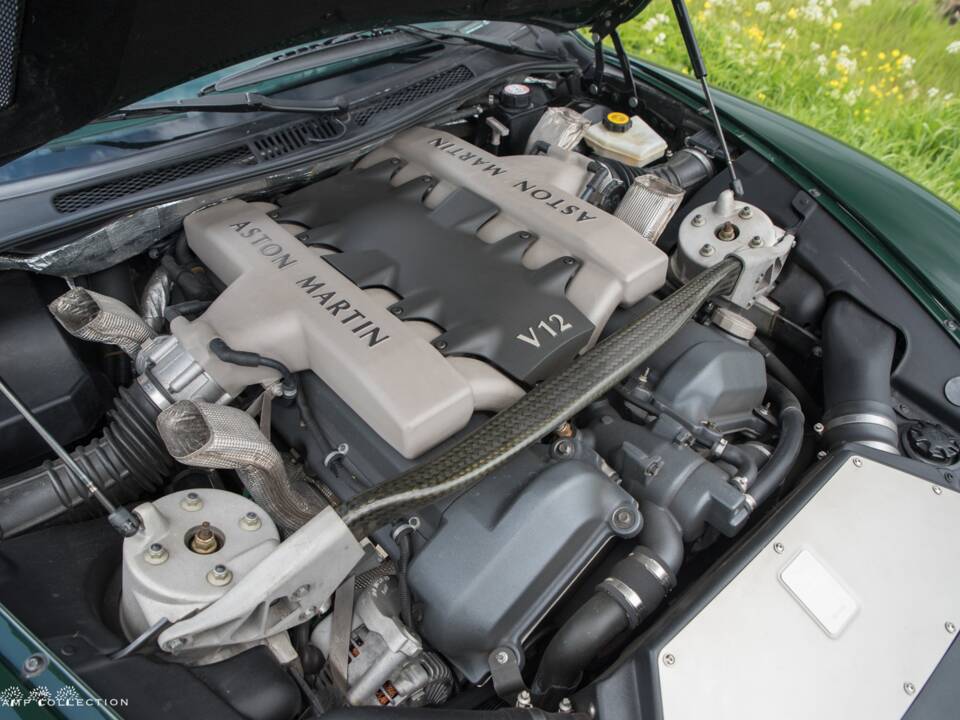 Image 16/17 of Aston Martin V12 Vanquish (2004)