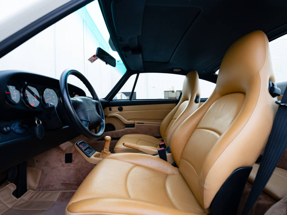 Bild 4/50 von Porsche 911 Carrera 4S (1996)