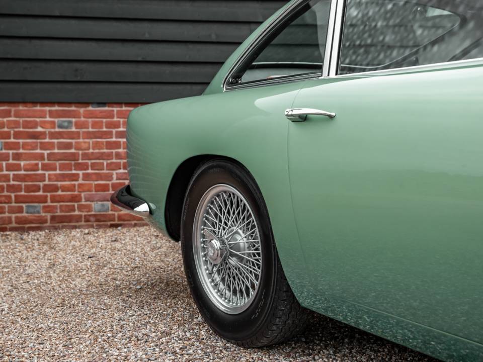 Image 12/50 de Aston Martin DB 4 (1960)