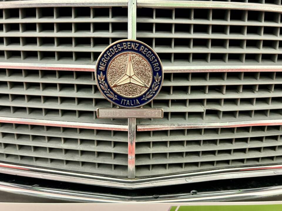 Image 14/30 of Mercedes-Benz 380 SE (1985)