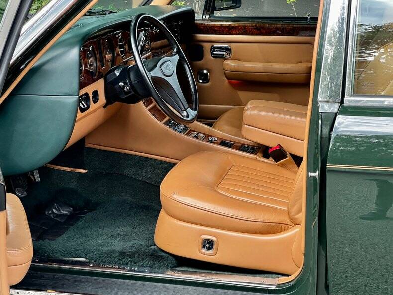 Image 9/50 of Bentley Turbo R (1990)