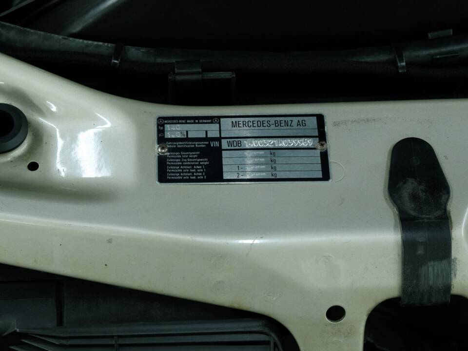 Bild 23/50 von Mercedes-Benz 300 SE (1992)