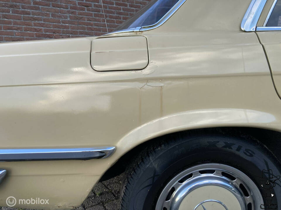 Image 20/31 of Mercedes-Benz 280 S (1975)