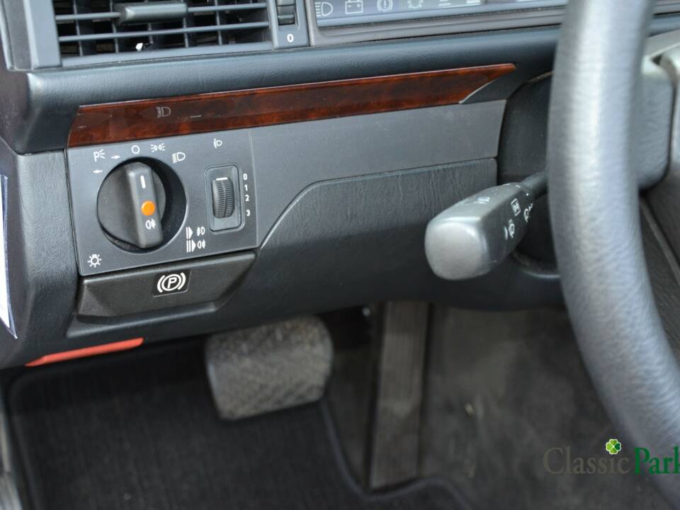 Bild 41/50 von Mercedes-Benz E 200 (1994)
