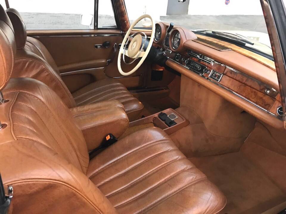 Immagine 9/12 di Mercedes-Benz 280 SE 3,5 (1971)