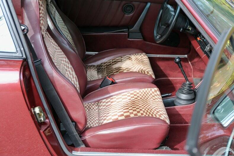 Image 27/50 de Porsche 911 SC 3.0 (1982)
