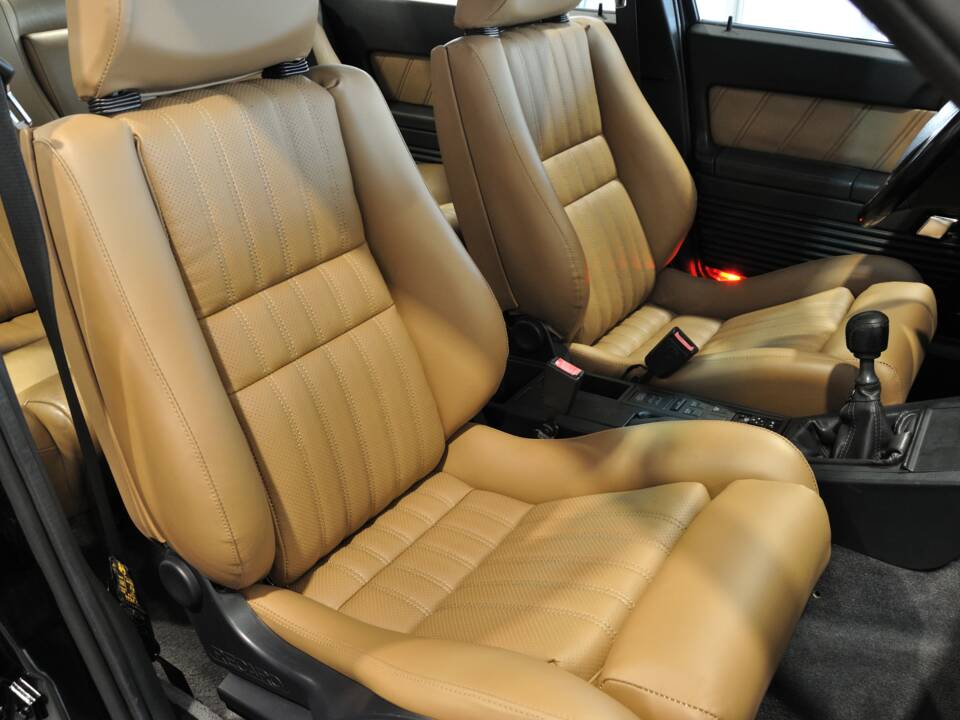 Image 22/33 of Alfa Romeo 164 3.0 24V Q4 (1996)