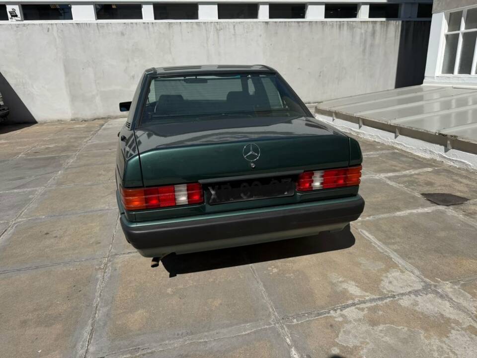 Image 6/8 of Mercedes-Benz 190 E 1.8 (1992)
