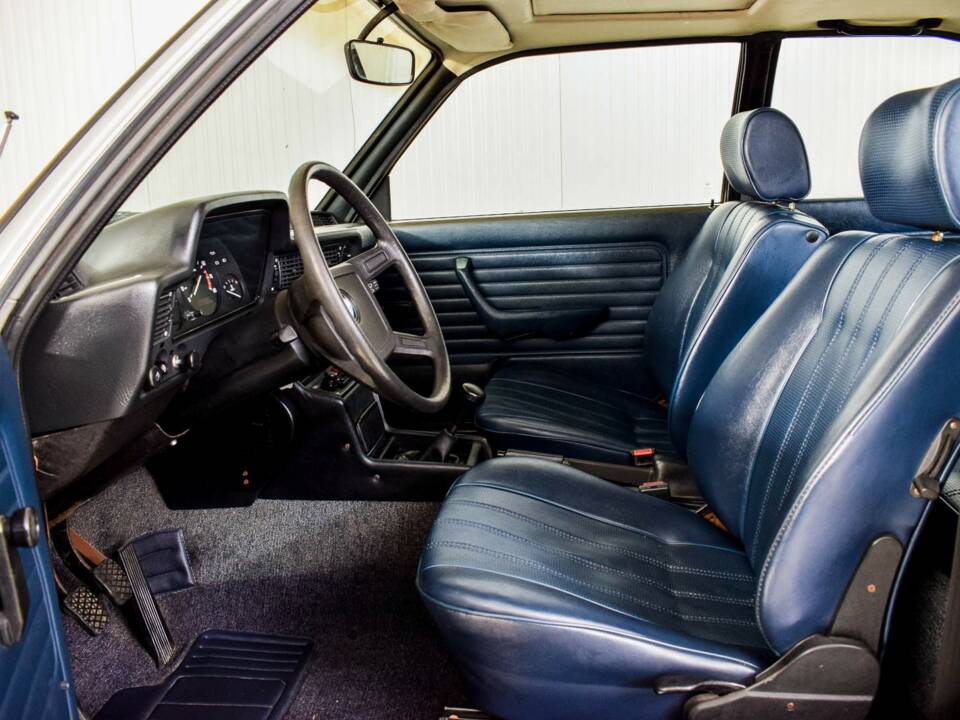 Image 5/50 of BMW 320i (1981)