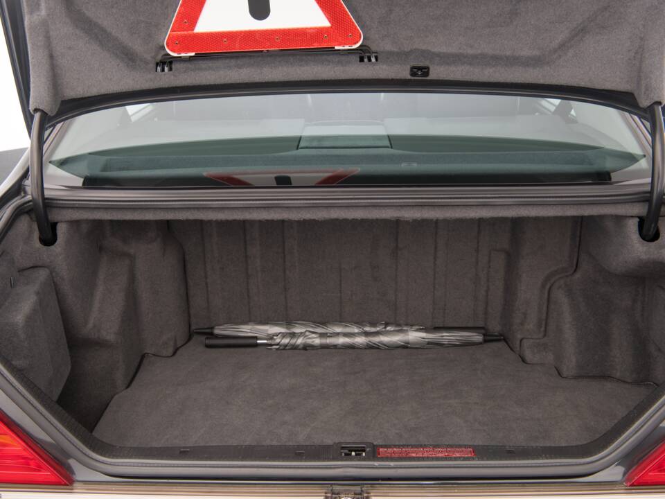 Image 34/45 of Mercedes-Benz 500 SEL (1992)