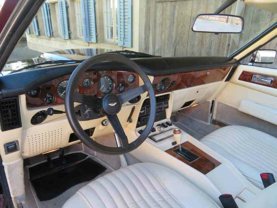 Image 14/22 of Aston Martin V8 Volante (1980)