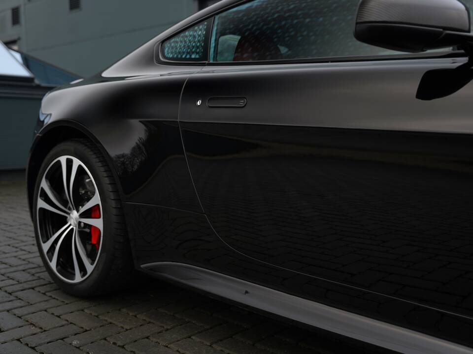 Afbeelding 49/50 van Aston Martin V12 Vantage S (2018)
