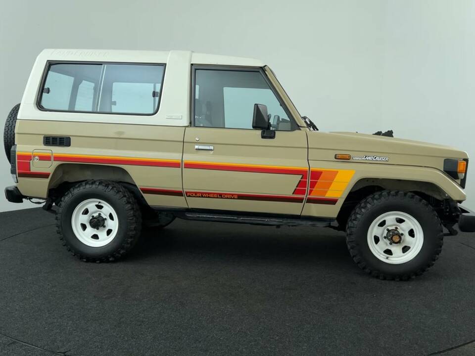 Afbeelding 8/8 van Toyota Land Cruiser BJ70 (1987)