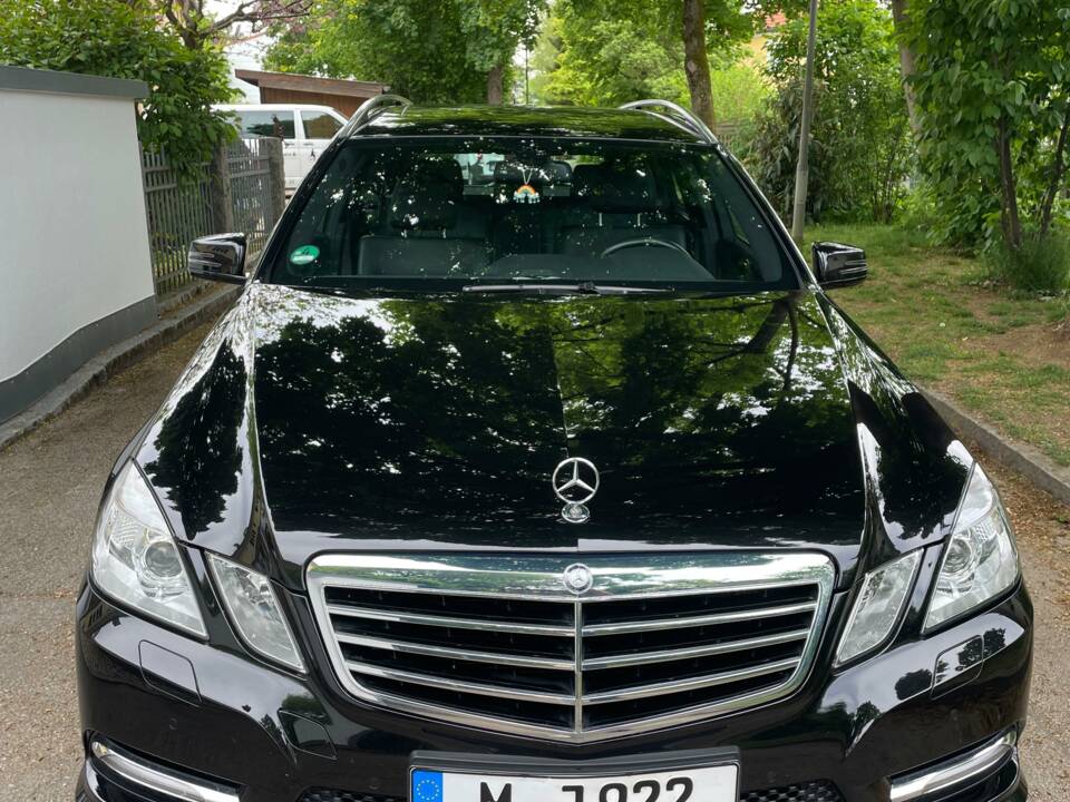 Bild 4/16 von Mercedes-Benz E 200 Kompressor T (2011)
